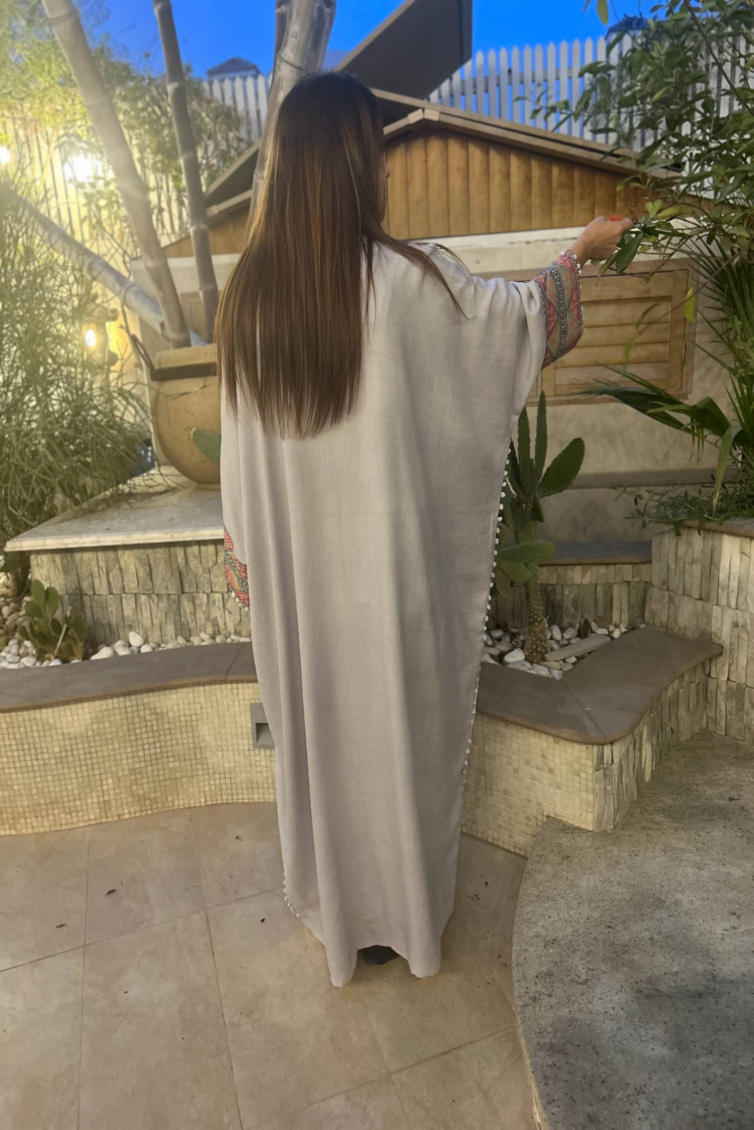 Aisha's Essence: Cotton Greige Abaya with Traditional Stitching