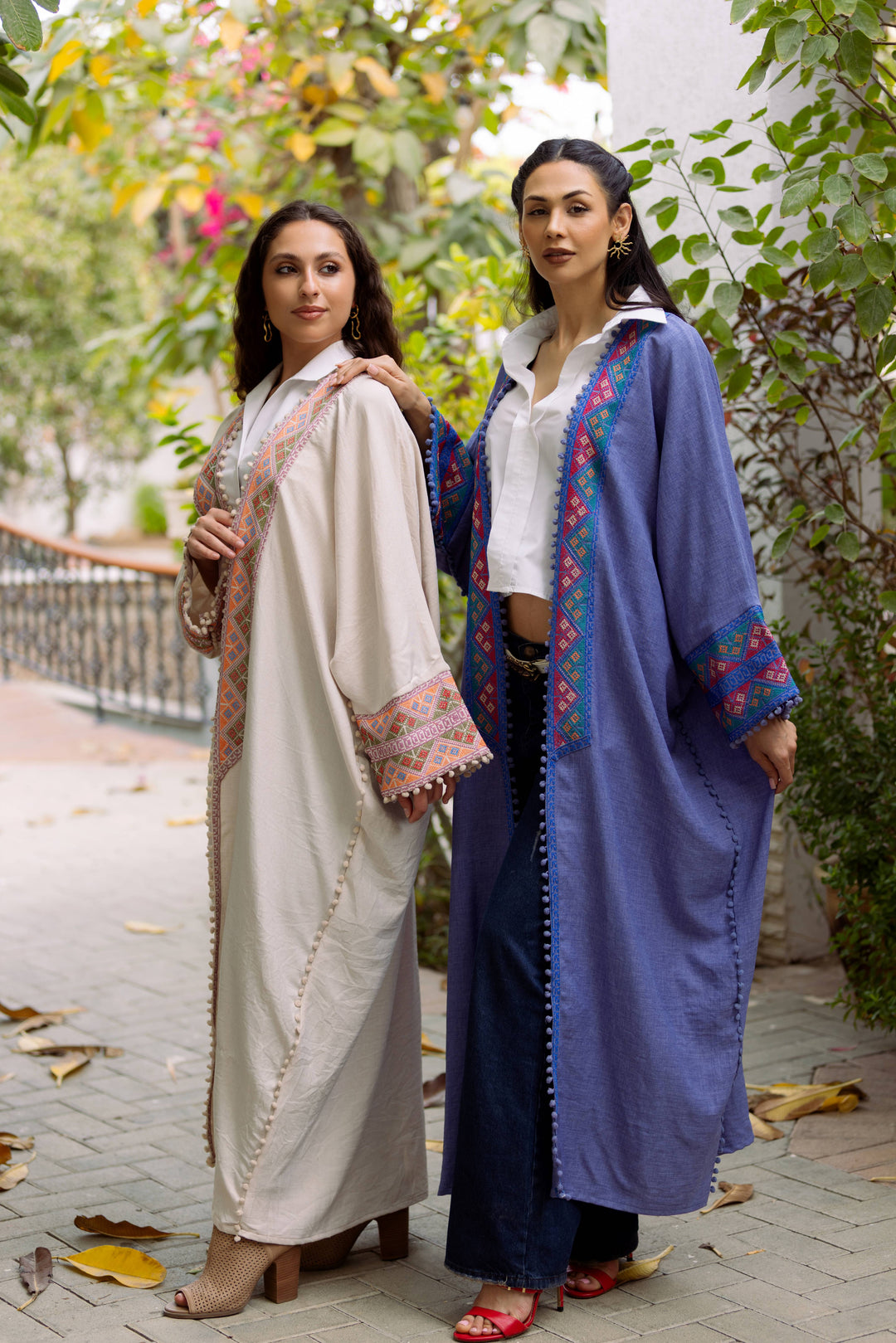 Aisha's Essence: Cotton Abaya with Traditional Stitching
