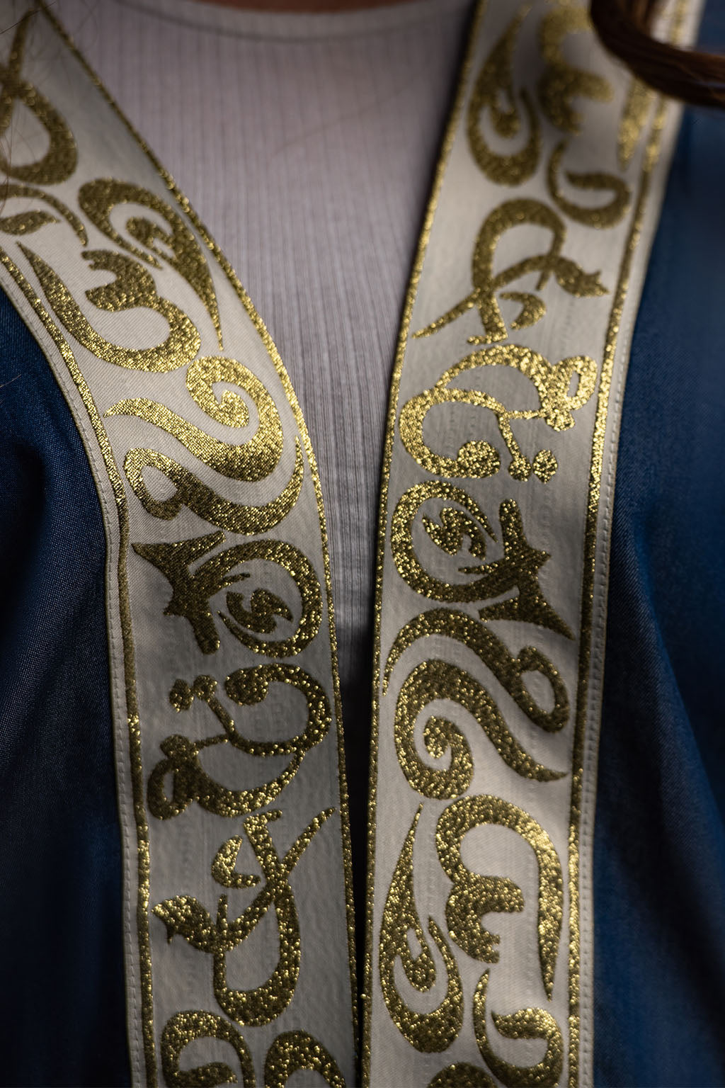 Sapphire Dream Kaftan / Adorned with white and golden Arabic calligraphy