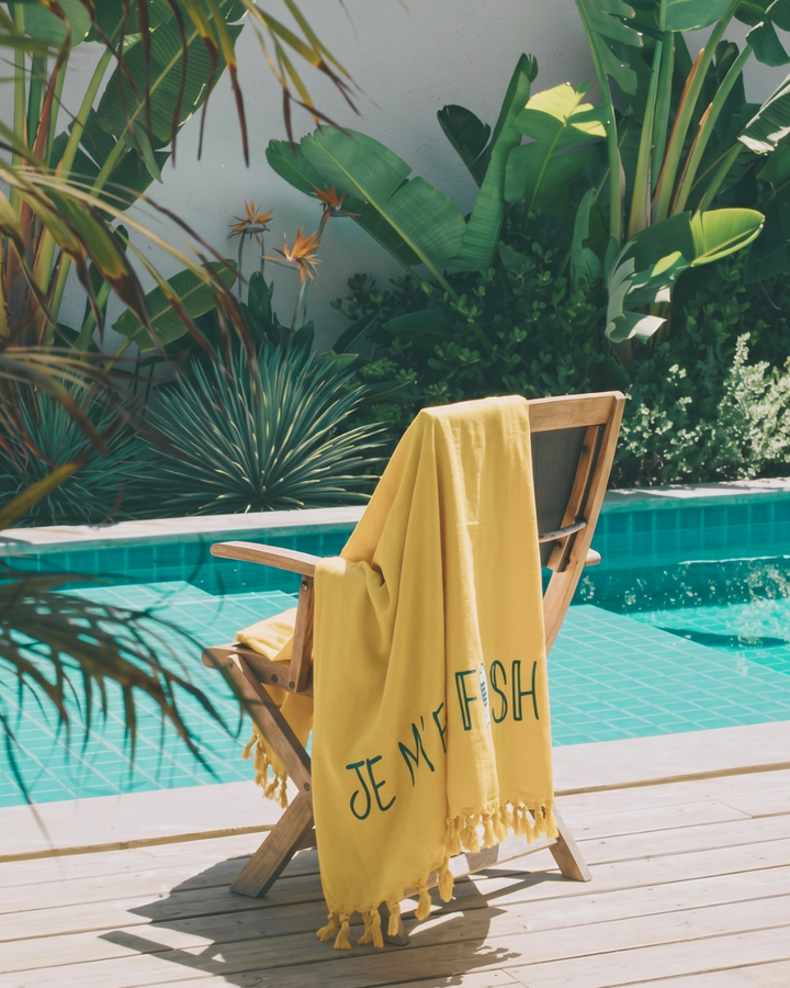 Rio Turkish Beach Towel - 100% Organic Cotton / Embroidered with "Je m'en fish"